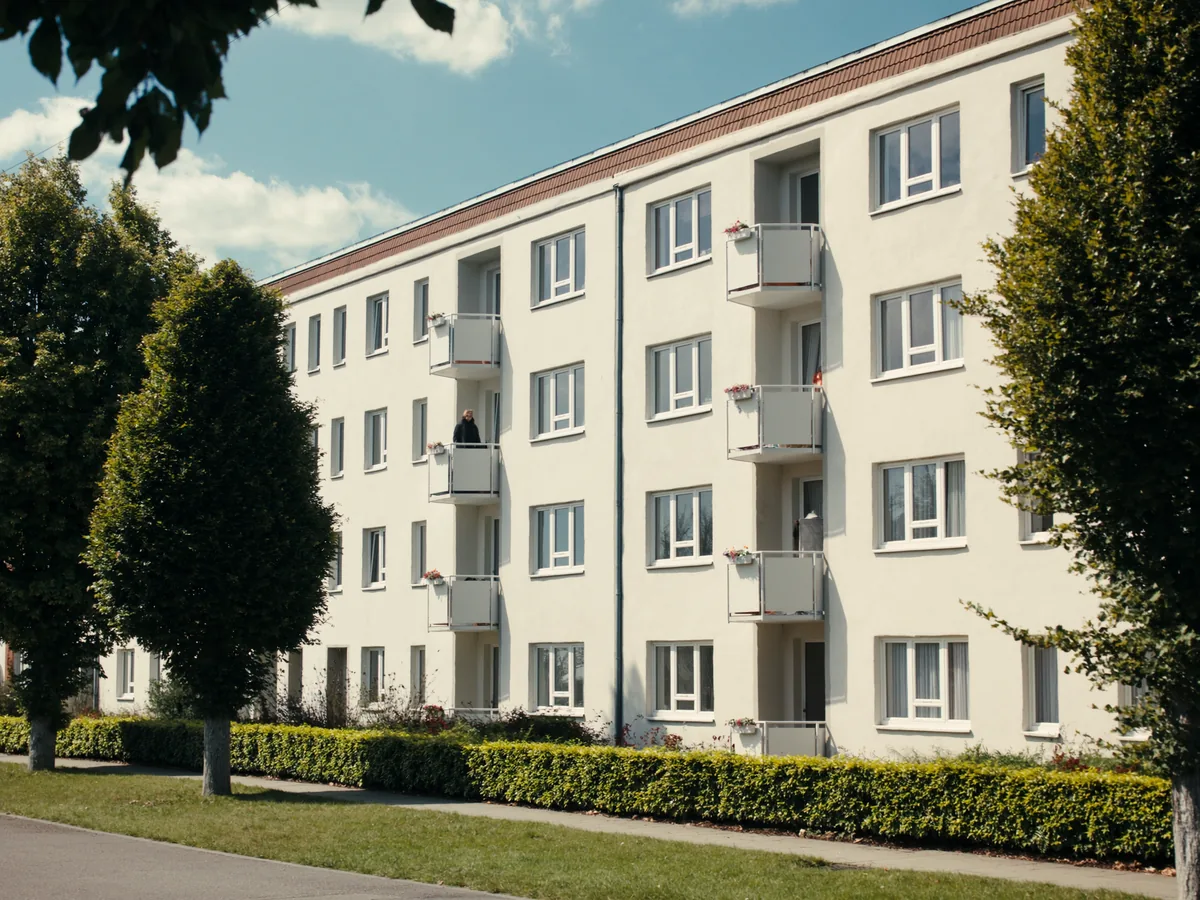 Wohnzeile aus den 1960er-Jahren in Reutlingen nach dem Fenstertausch
